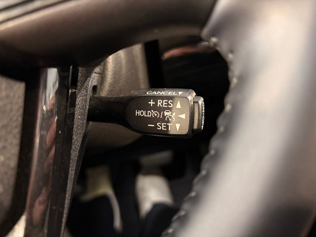 2022 Toyota PRIUS XLE AWD-e