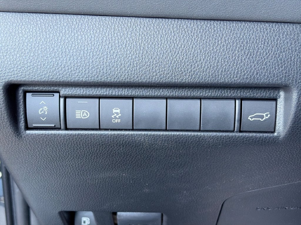 2024 Toyota Venza LE