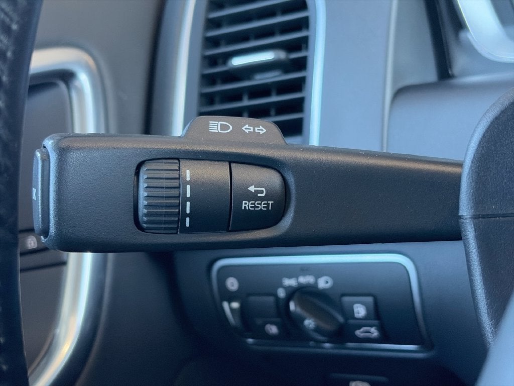 2015 Volvo XC60 T5 Premier Plus