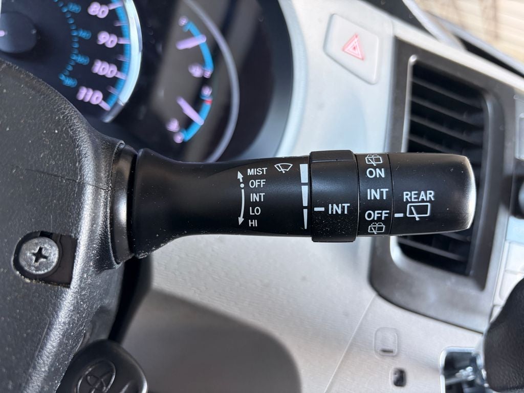 2013 Toyota Sienna XLE 8 Passenger