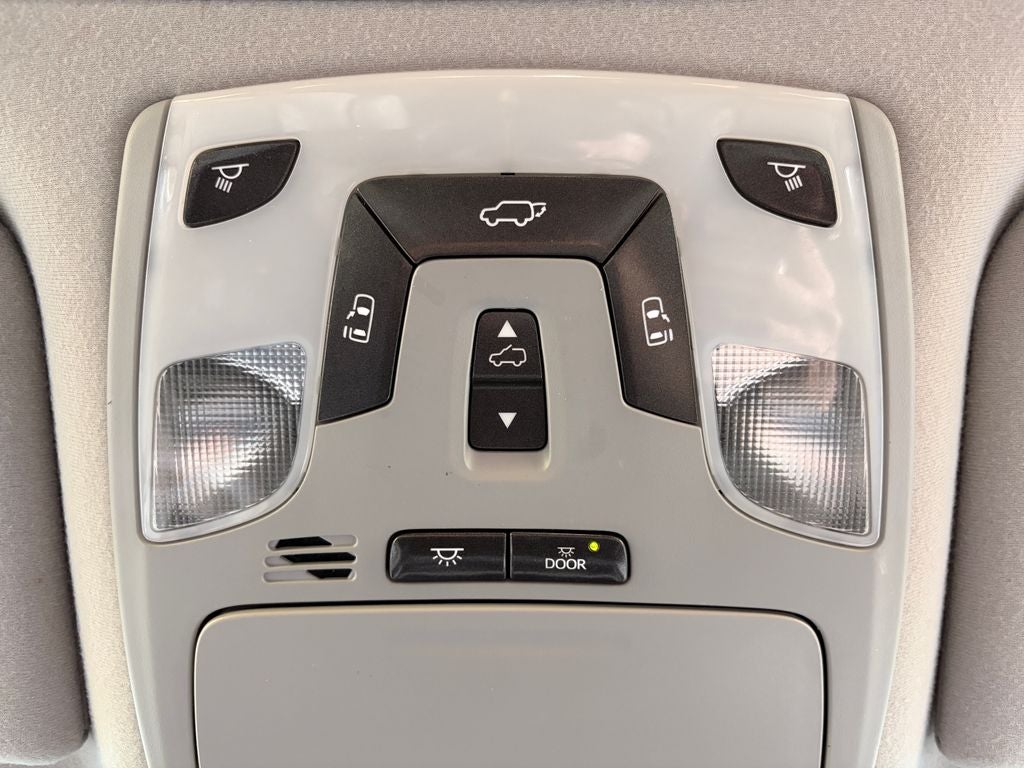 2013 Toyota Sienna XLE 8 Passenger