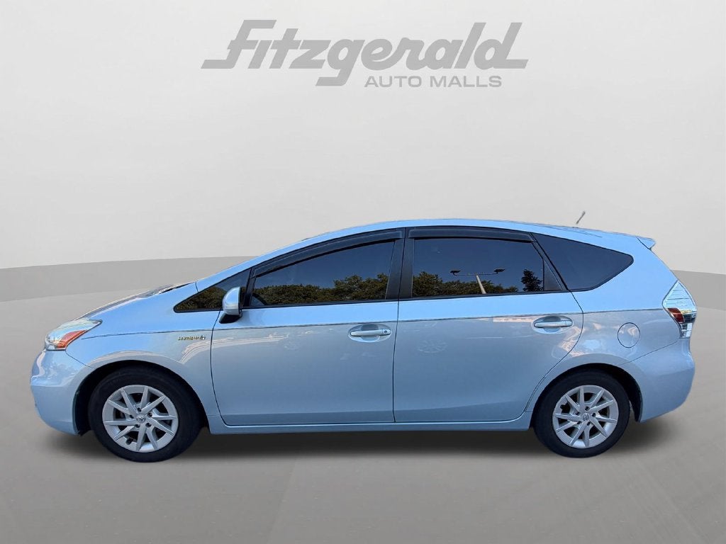 2014 Toyota Prius v Three
