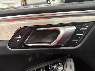 2020 Porsche Macan Turbo