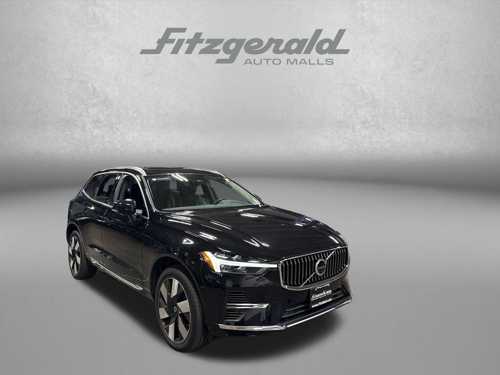 2023 Volvo XC60 Recharge Plug-In Hybrid T8 Plus Bright Theme