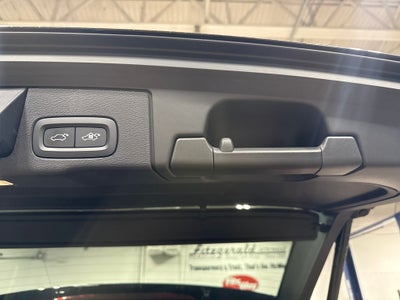 2023 Volvo XC60 Recharge Plug-In Hybrid T8 Plus Bright Theme