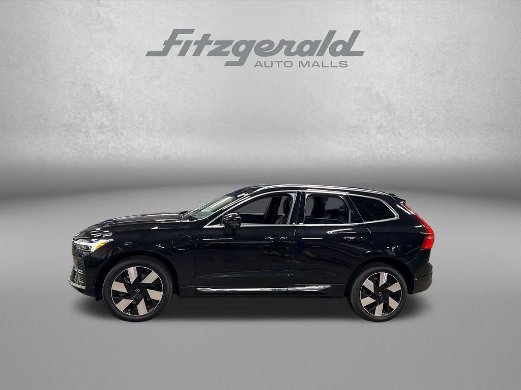 2023 Volvo XC60 Recharge Plug-In Hybrid T8 Plus Bright Theme