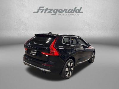 2023 Volvo XC60 Recharge Plug-In Hybrid T8 Plus Bright Theme