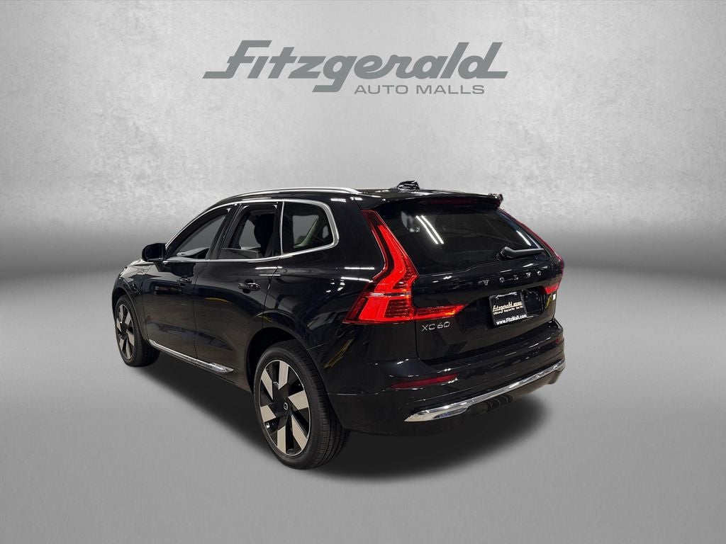 2023 Volvo XC60 Recharge Plug-In Hybrid T8 Plus Bright Theme