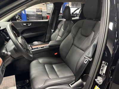 2023 Volvo XC60 Recharge Plug-In Hybrid T8 Plus Bright Theme