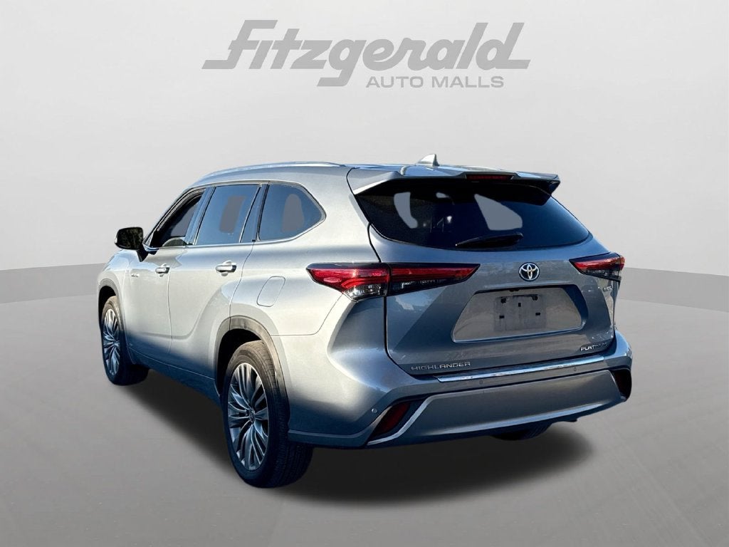 2021 Toyota Highlander Hybrid Platinum