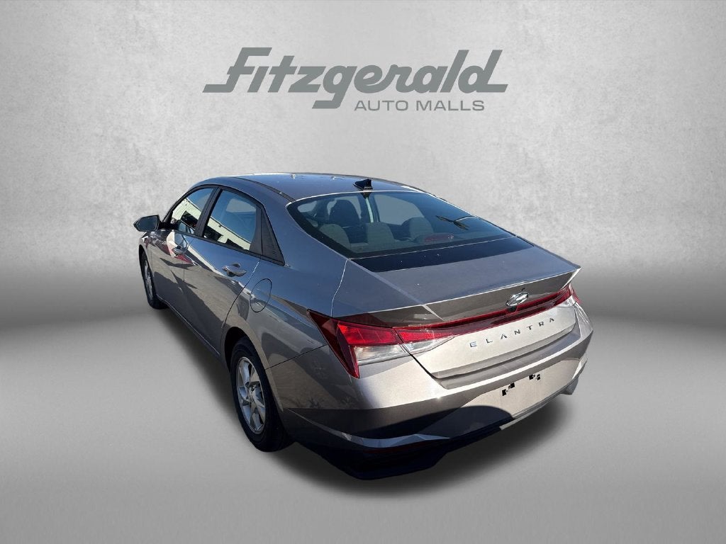 2023 Hyundai Elantra SE