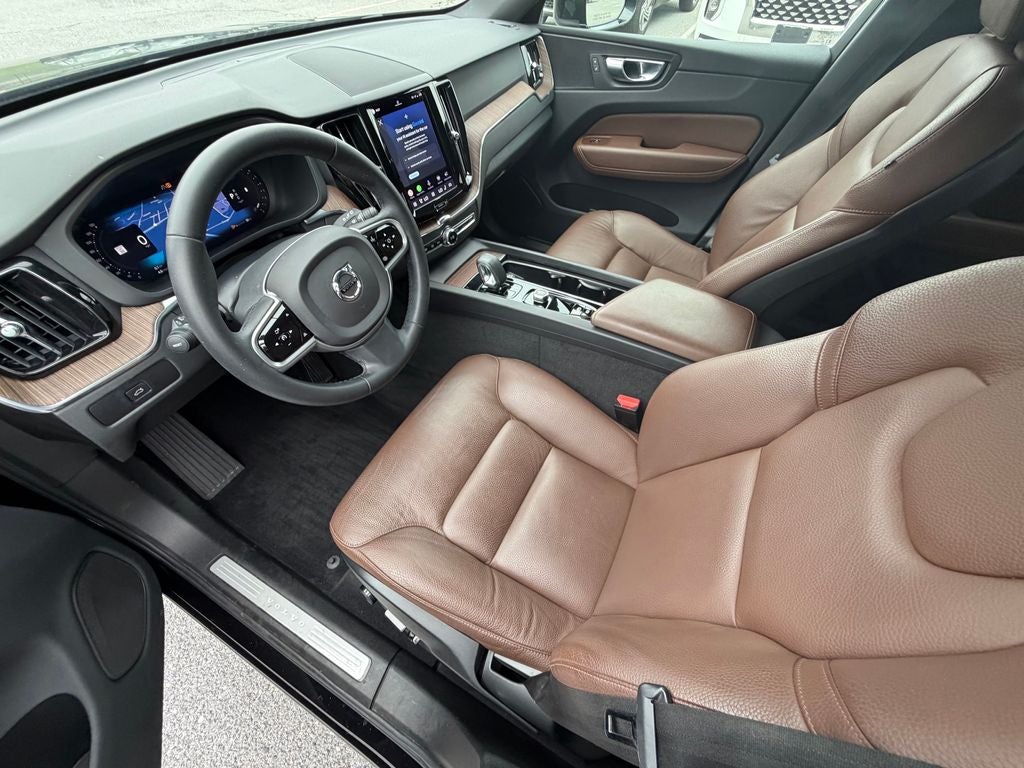 2023 Volvo XC60 B5 Plus Bright Theme
