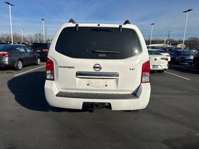 2012 Nissan Pathfinder LE