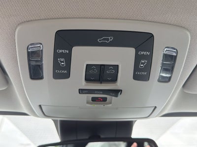 2025 Toyota Sienna XLE 8 Passenger