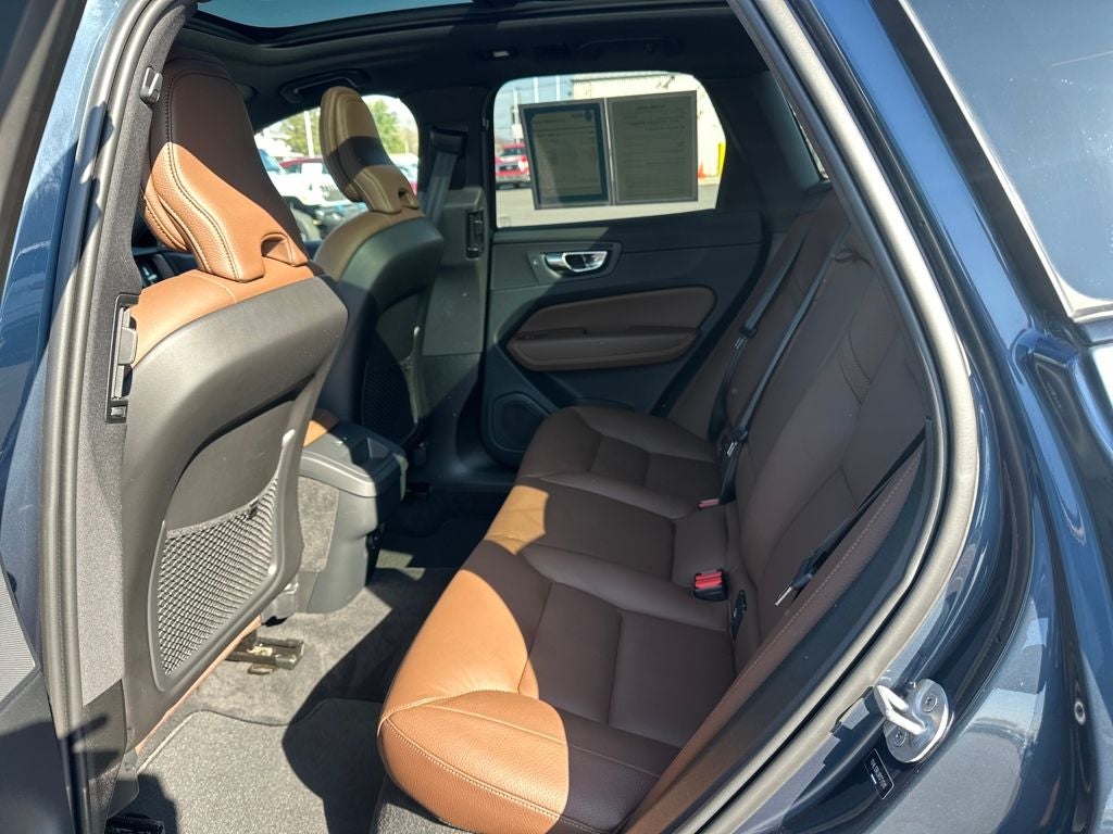 2024 Volvo XC60 B5 Plus Dark Theme