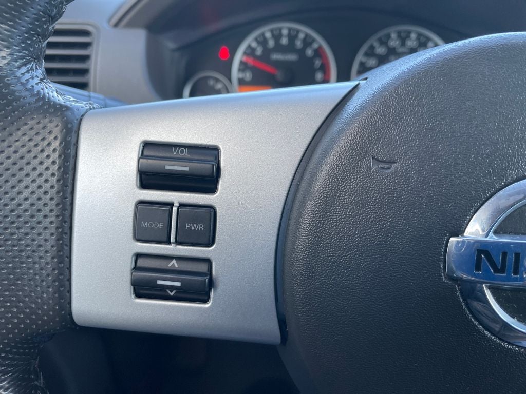 2011 Nissan Pathfinder SV