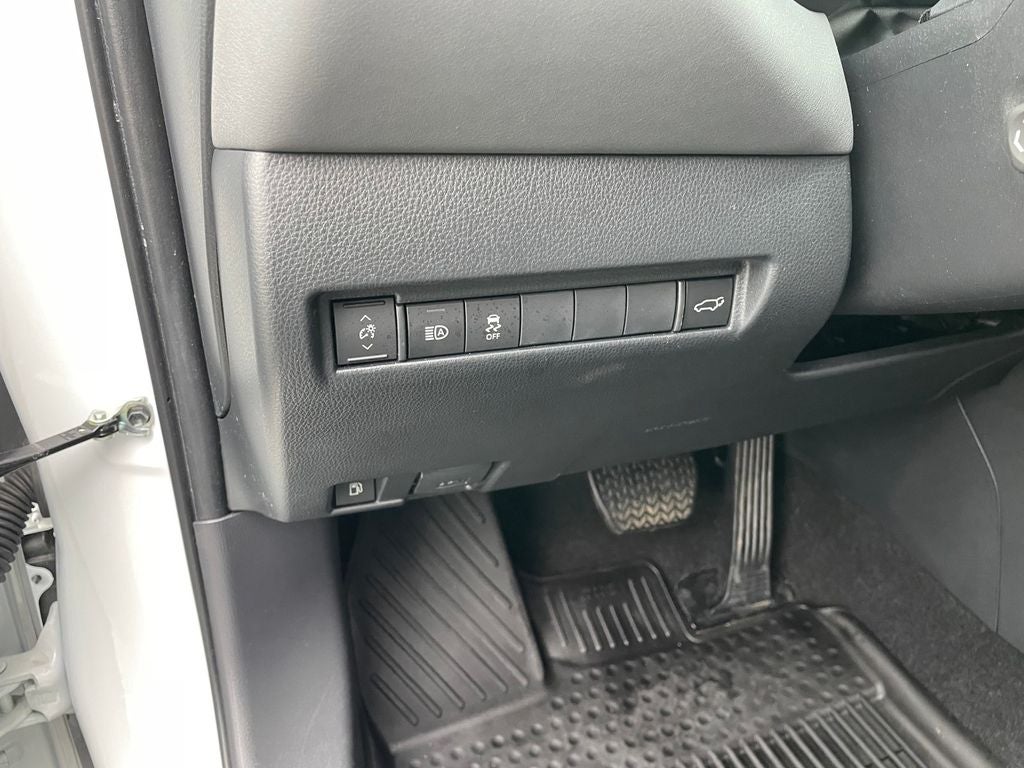 2024 Toyota Venza LE