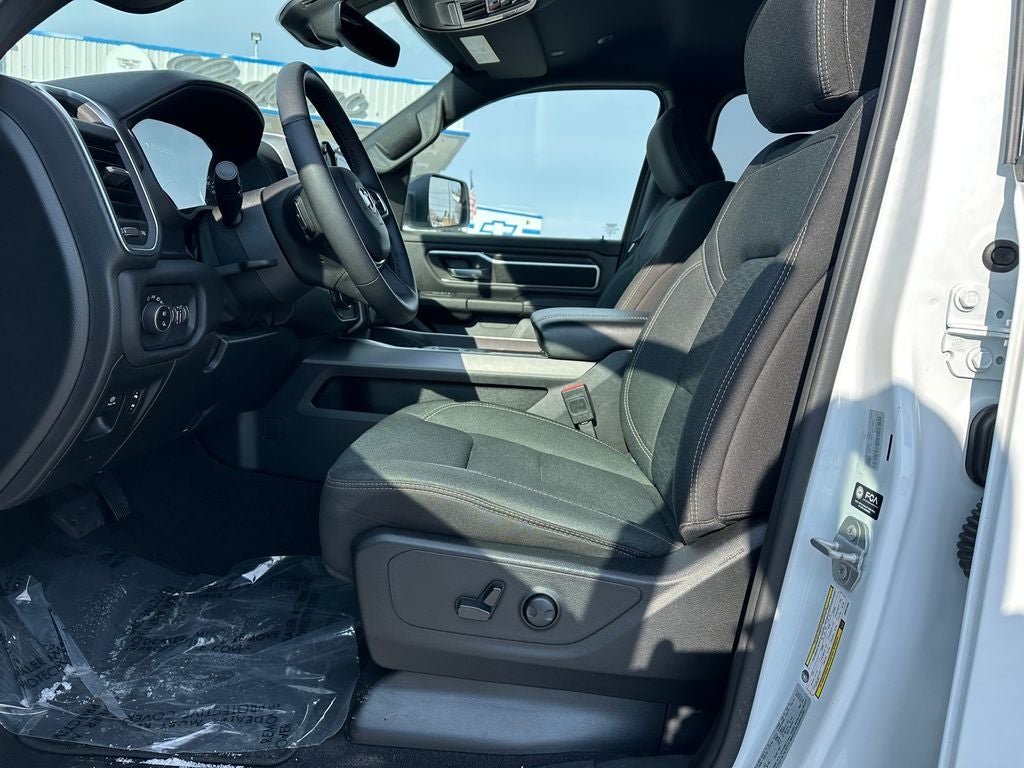 2025 RAM 1500 Big Horn Crew Cab 4x4 5'7' Box