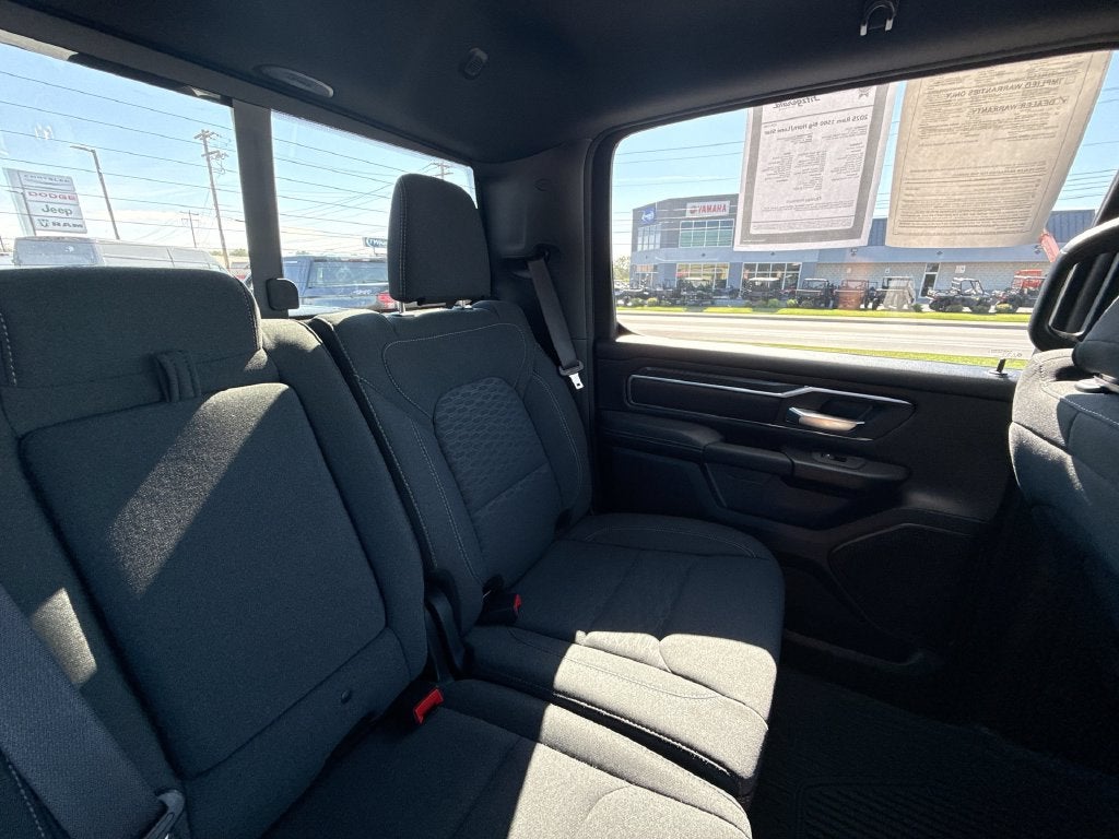 2025 RAM 1500 Big Horn Crew Cab 4x4 5'7' Box