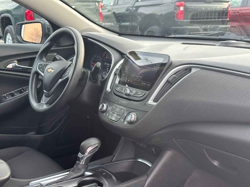 2022 Chevrolet Malibu FWD LT