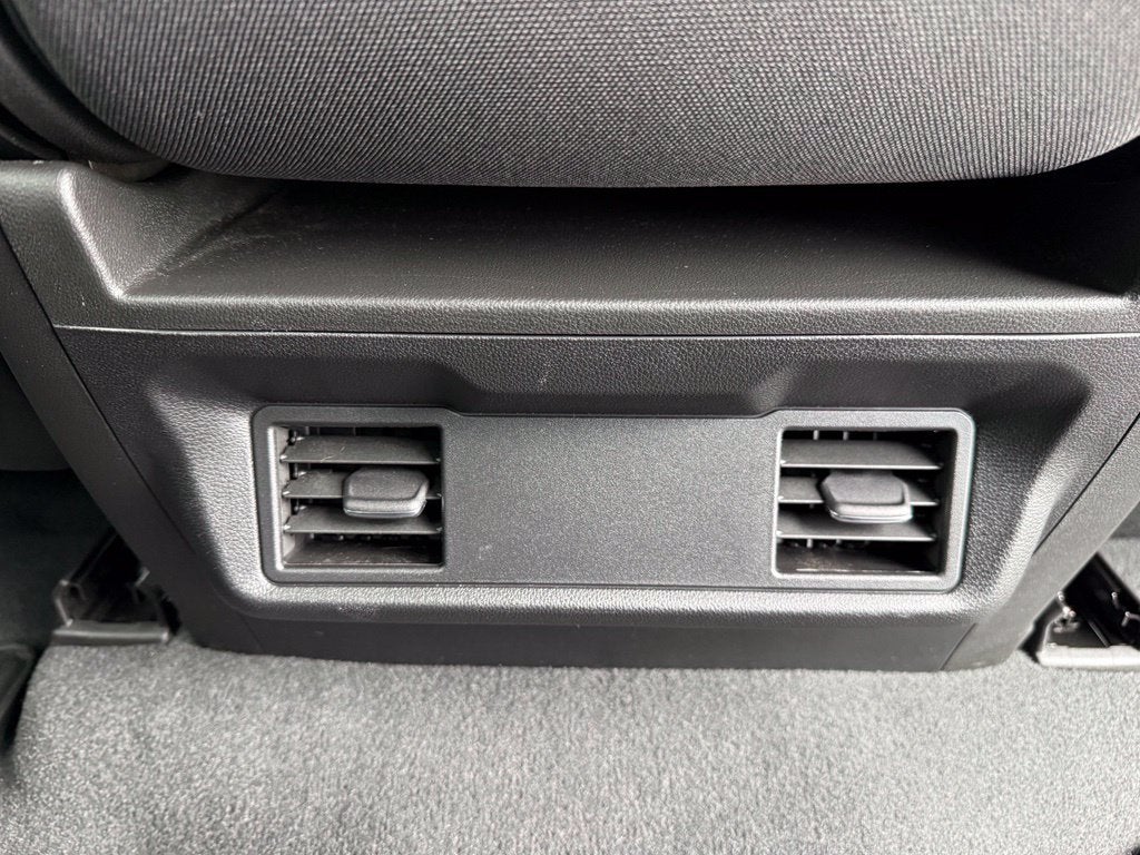 2023 Chevrolet Silverado 1500 4WD Crew Cab Short Bed Custom