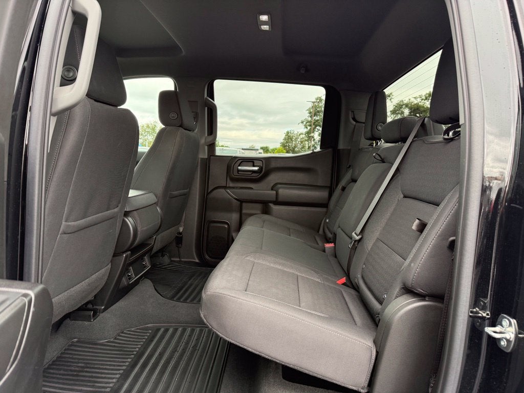 2023 Chevrolet Silverado 1500 4WD Crew Cab Short Bed Custom