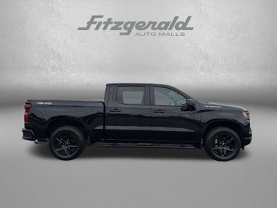 2023 Chevrolet Silverado 1500 4WD Crew Cab Short Bed Custom