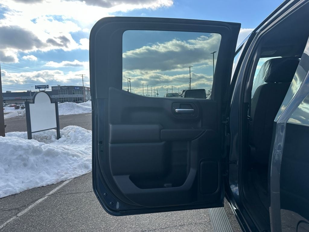 2021 Chevrolet Silverado 1500 4WD Crew Cab Short Bed LT