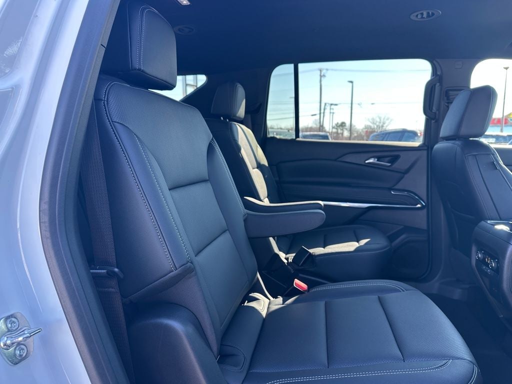 2025 Chevrolet Traverse LT 2LT