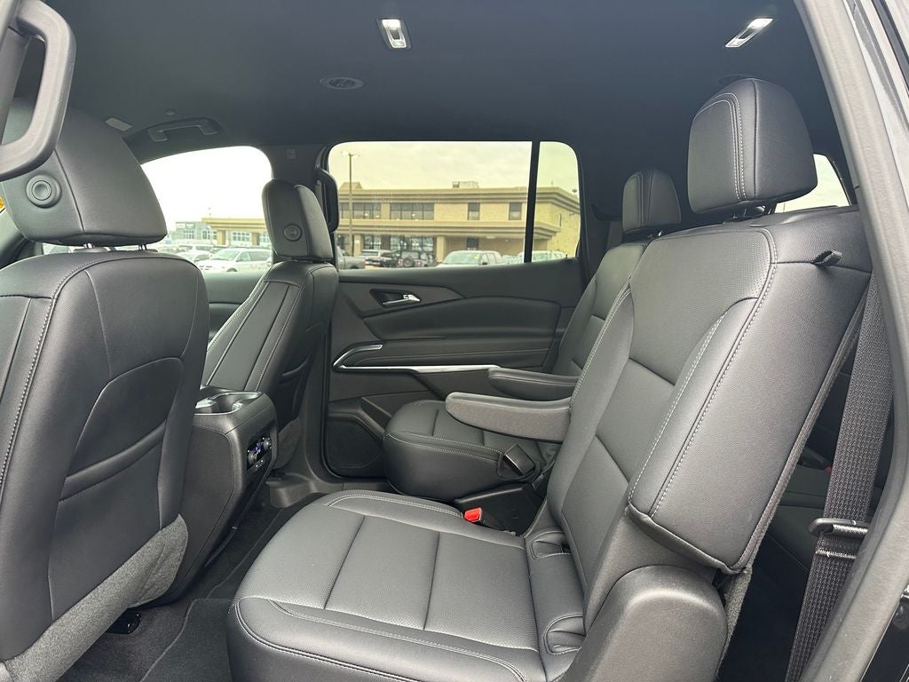 2025 Chevrolet Traverse AWD LT