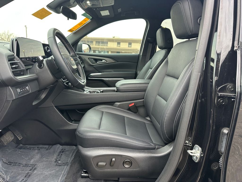 2025 Chevrolet Traverse AWD LT