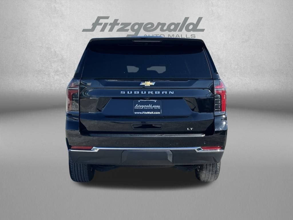 2025 Chevrolet Suburban 4WD LT