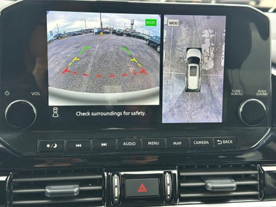 2025 Nissan Pathfinder SL 4WD