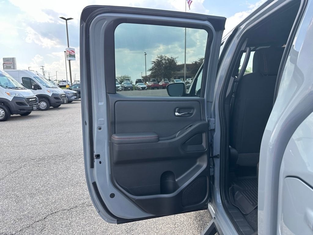 2024 Nissan Frontier PRO-4X