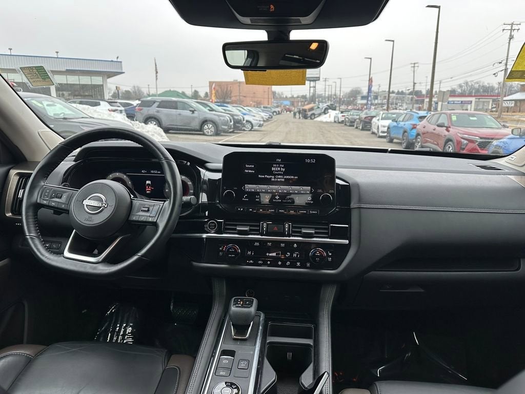 2023 Nissan Pathfinder Platinum 4WD