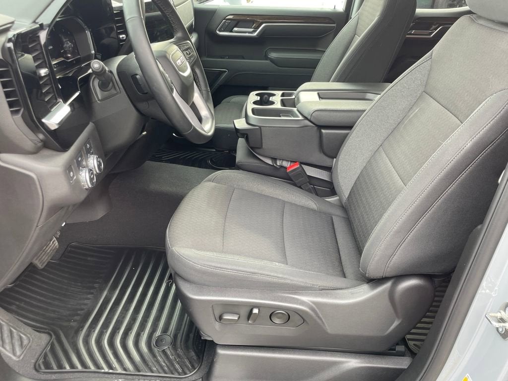 2025 GMC Sierra 1500 SLE