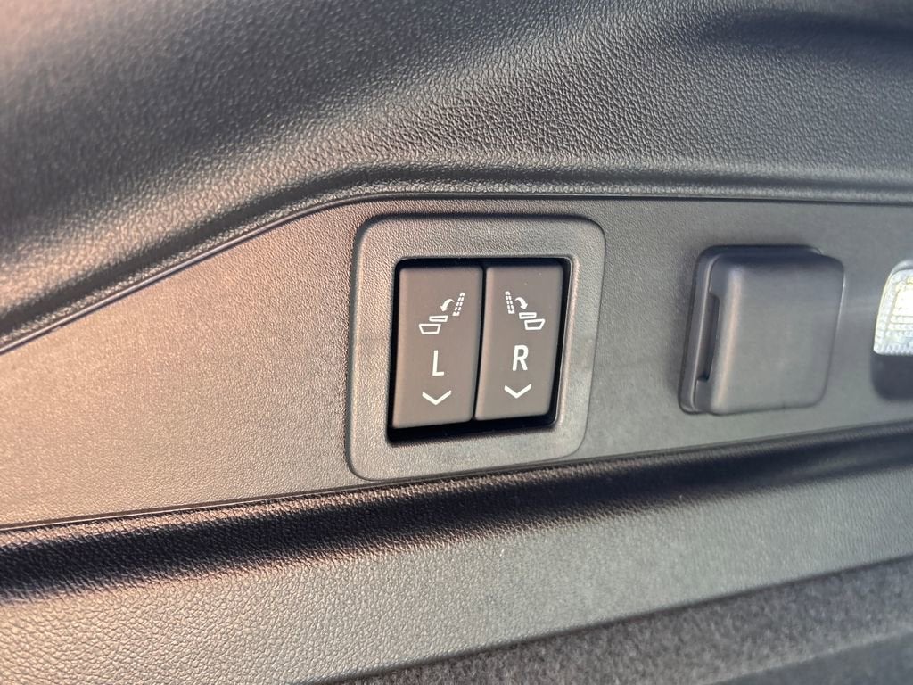 2026 Cadillac LYRIQ Premium Luxury