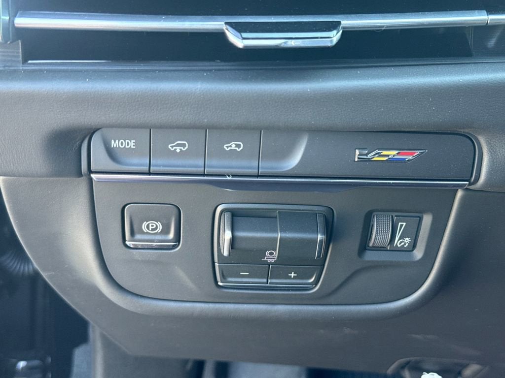 2026 Cadillac Escalade V-Series - Photo 35