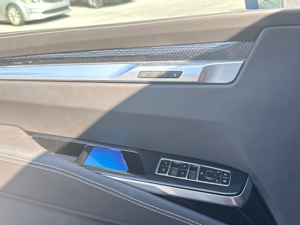 2026 Cadillac Escalade V-Series - Photo 36