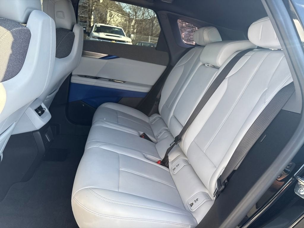 2025 Cadillac OPTIQ Luxury 1