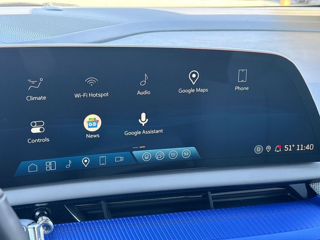 2025 Cadillac OPTIQ Luxury 1