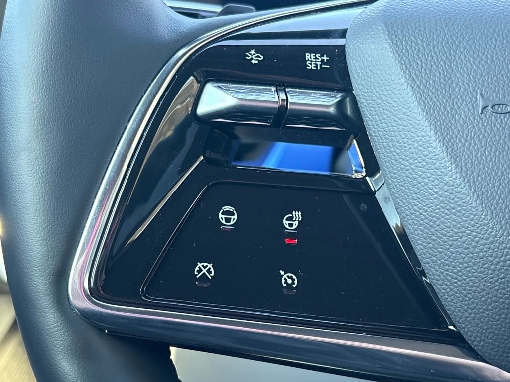 2025 Cadillac OPTIQ Luxury 1