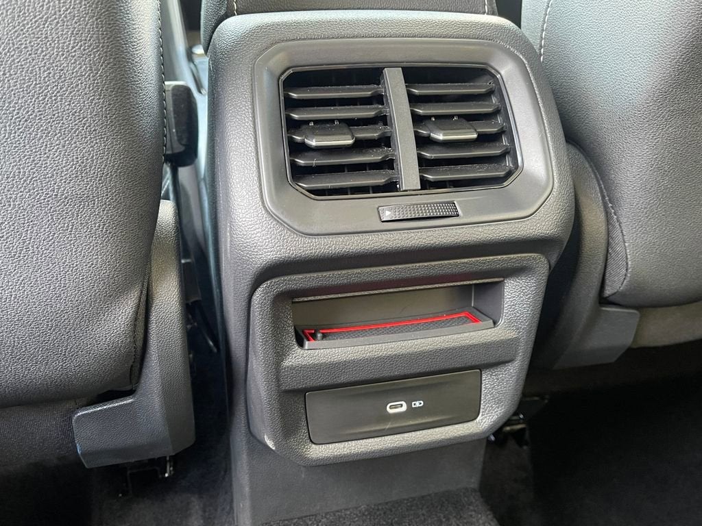 2024 Volkswagen Taos SEL