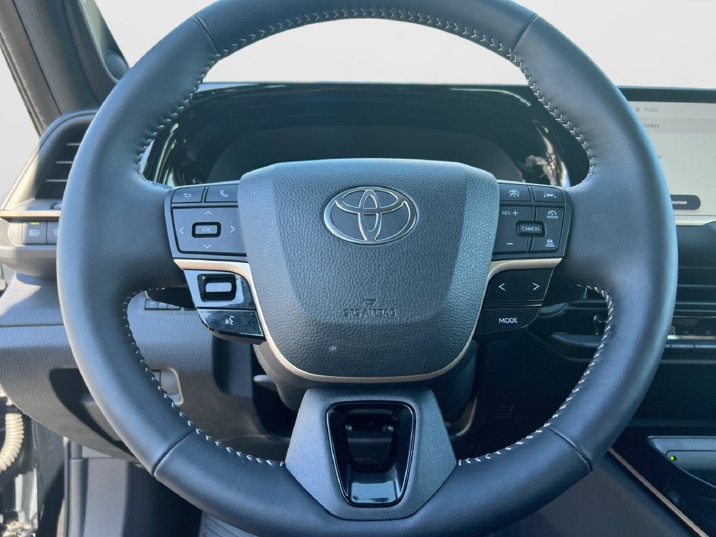 2025 Toyota Crown Signia XLE