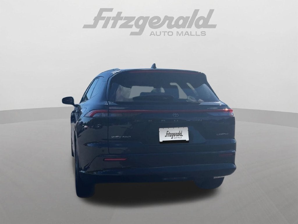 2025 Toyota Crown Signia XLE