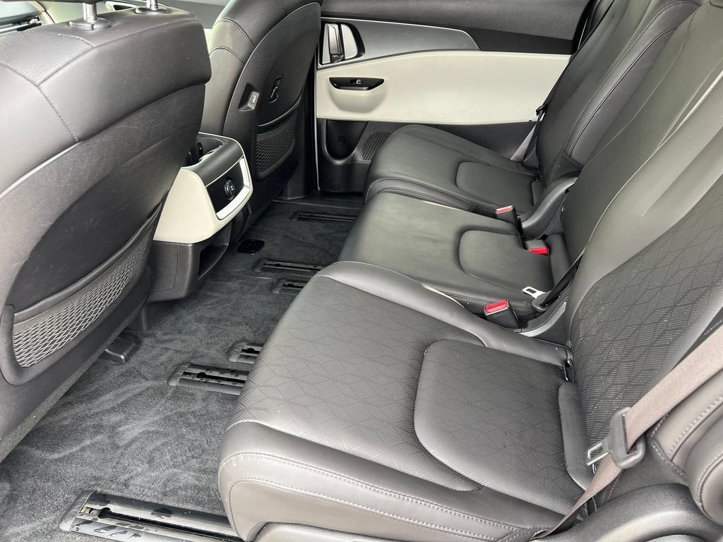2023 Kia Carnival LX