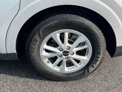 2023 Kia Carnival LX