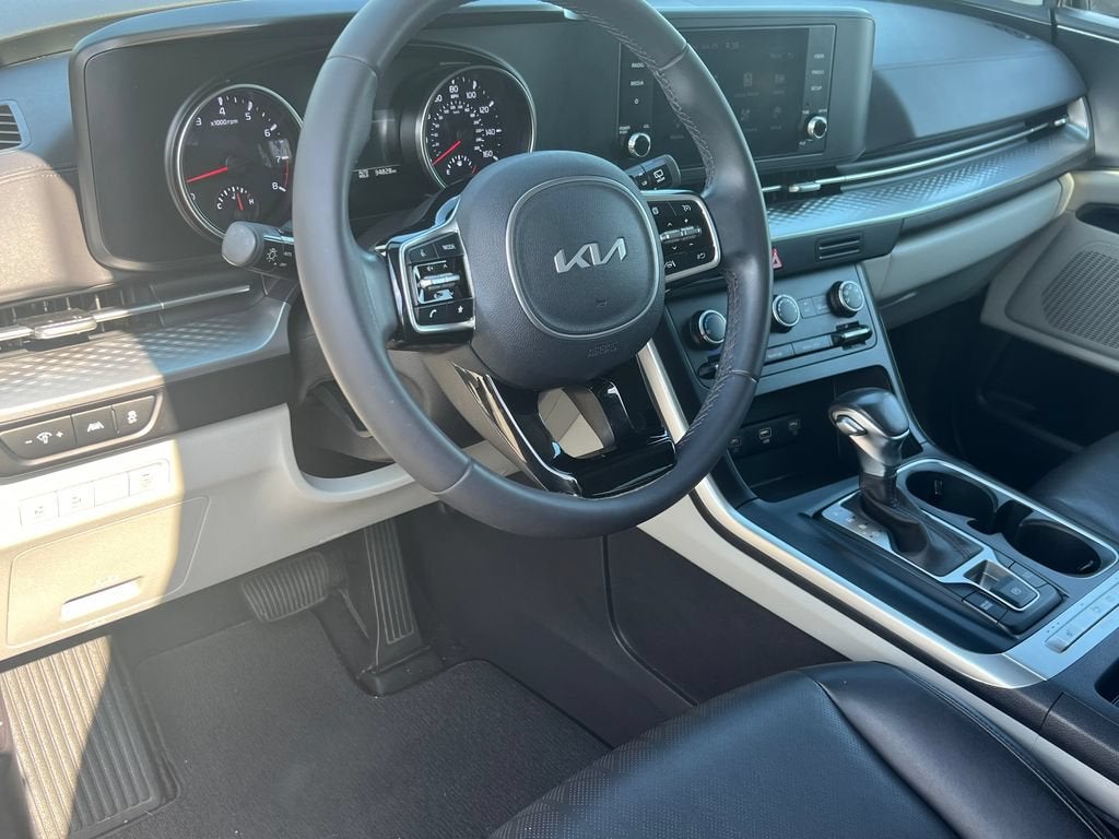 2024 Kia Carnival LX