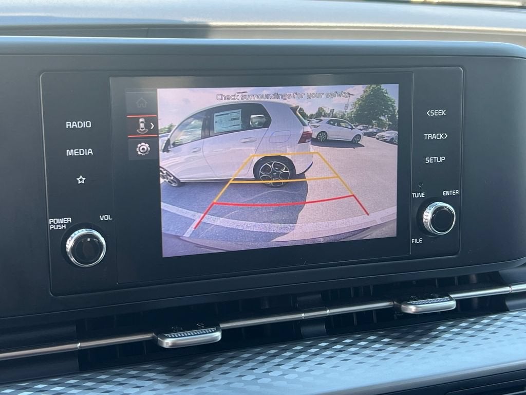 2024 Kia Carnival LX