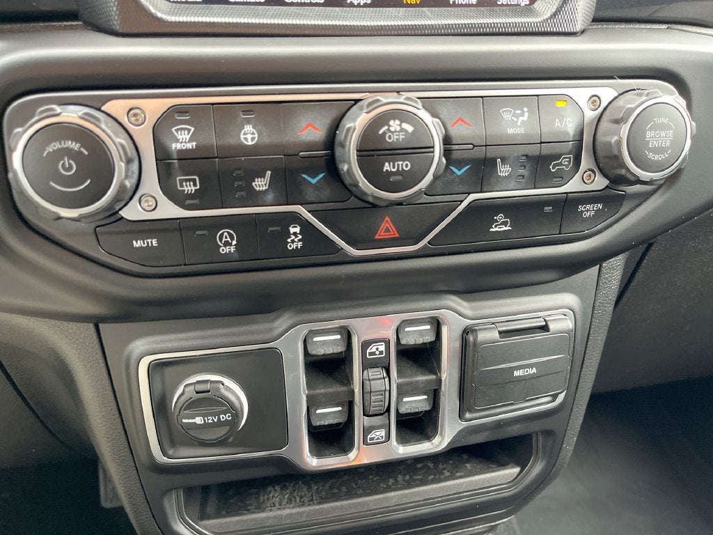 2023 Jeep Wrangler Sahara Altitude